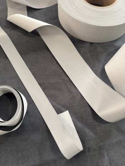 Премиум Плътна ("Дебела") Светлоотразителна Лента 25мм за Пришиване – Кинкалерия